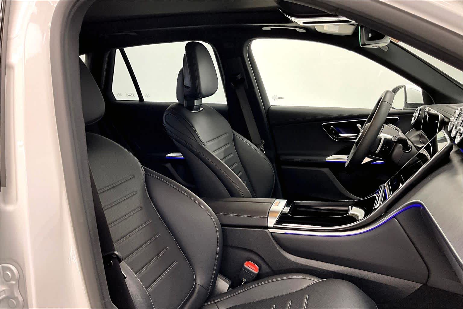 Thumbnail: 2025 Mercedes-Benz GLC - 14