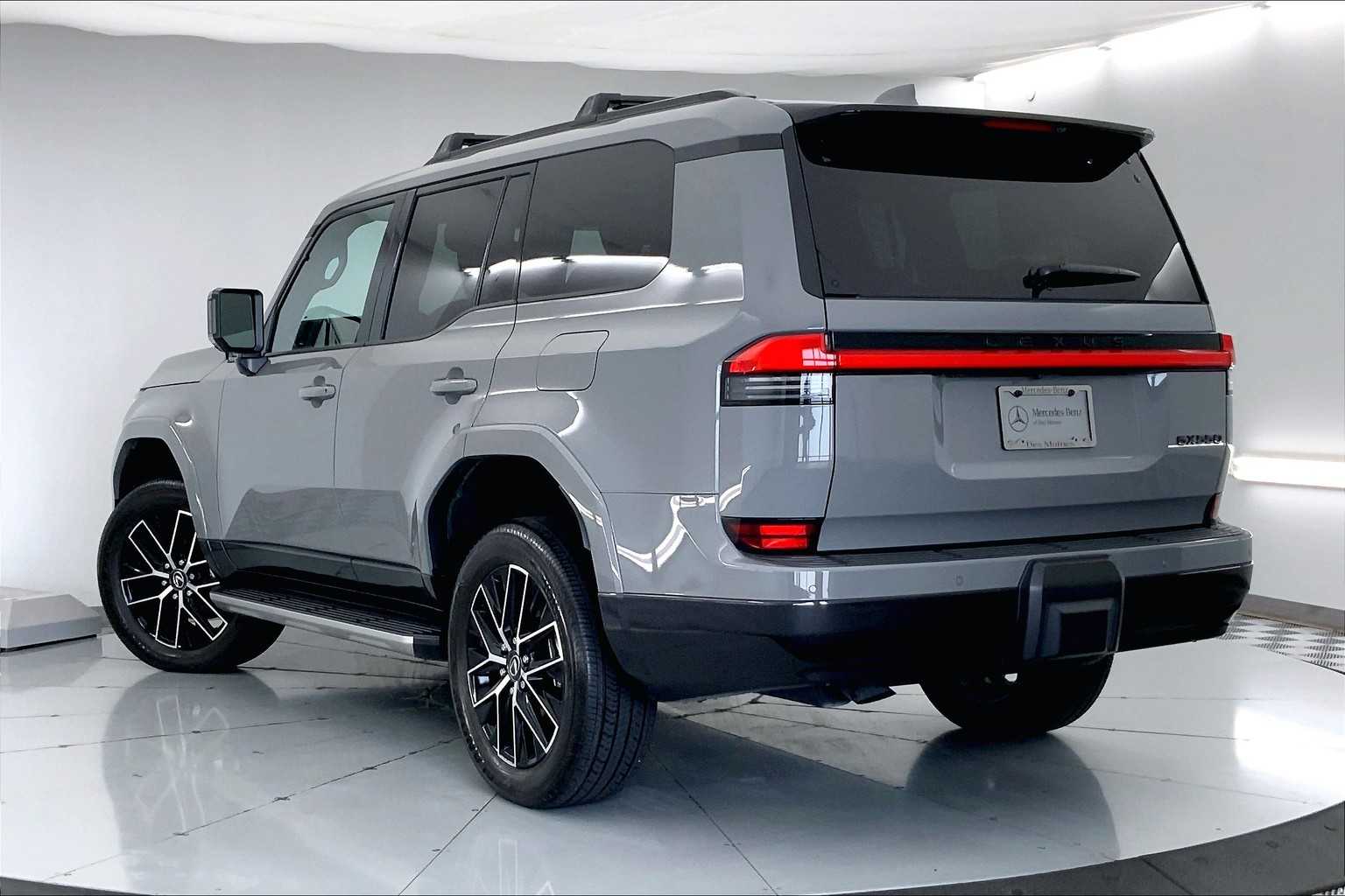Thumbnail: 2024 Lexus GX - 4