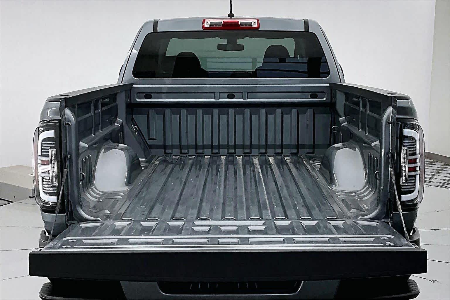 Thumbnail: 2018 Chevrolet Colorado - 19