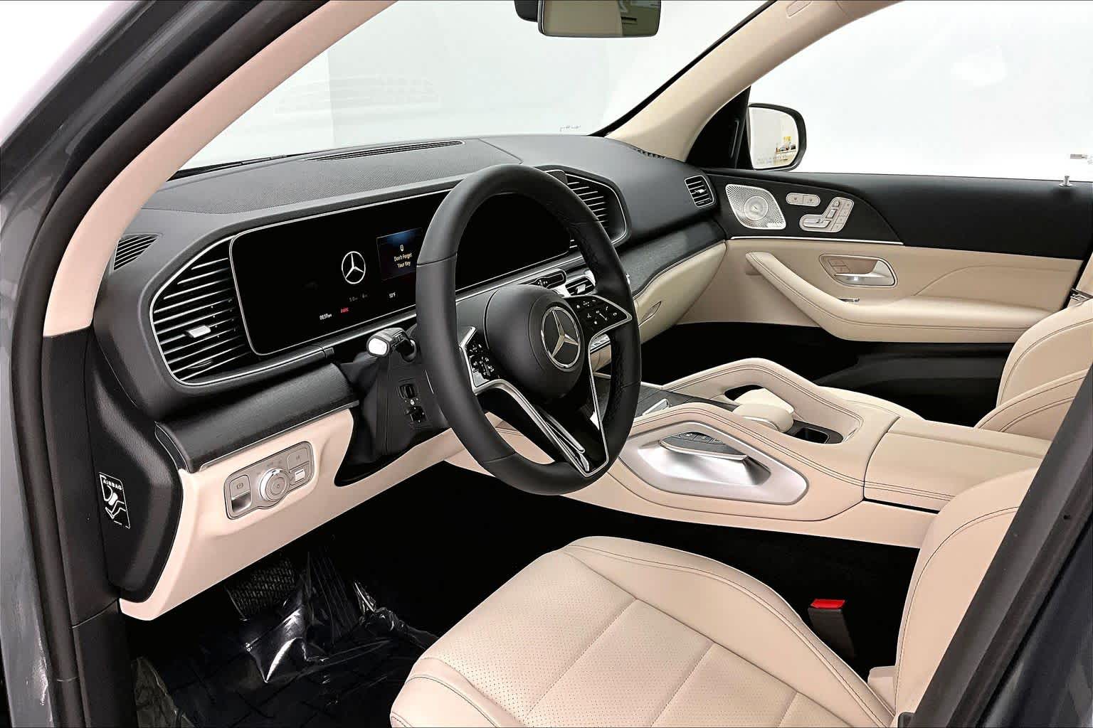 Thumbnail: 2026 Mercedes-Benz GLE - 2