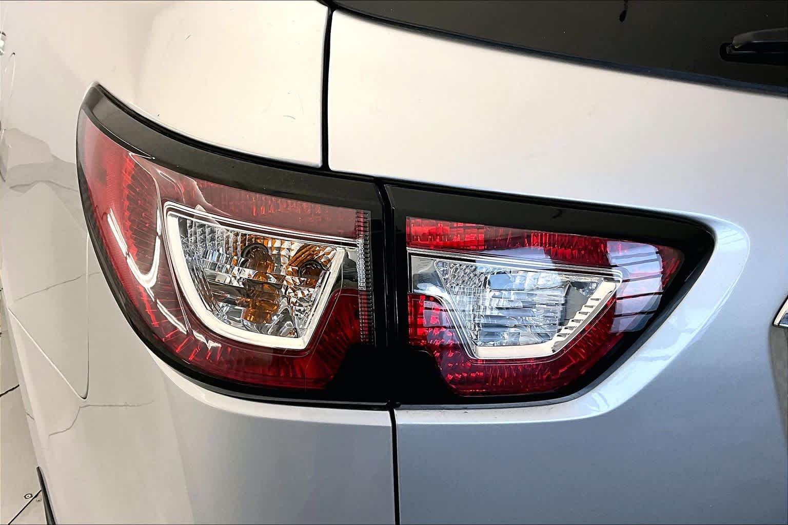 Thumbnail: 2017 Chevrolet Traverse - 24