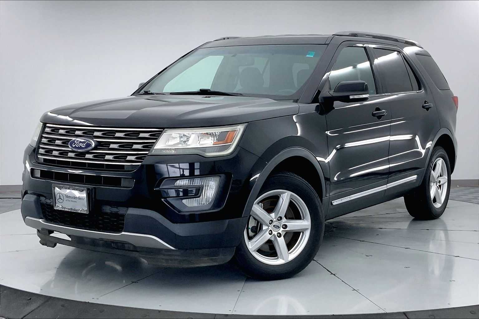 Thumbnail: 2017 Ford Explorer - 1