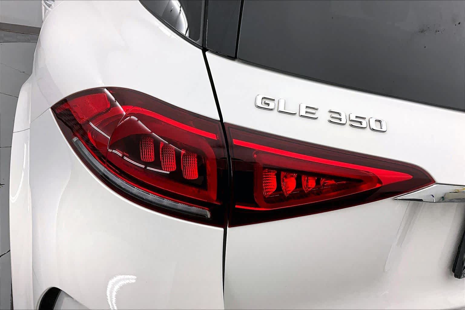 Thumbnail: 2023 Mercedes-Benz GLE - 25