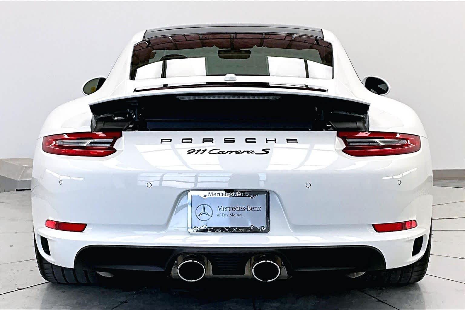 Thumbnail: 2017 Porsche 911 - 5