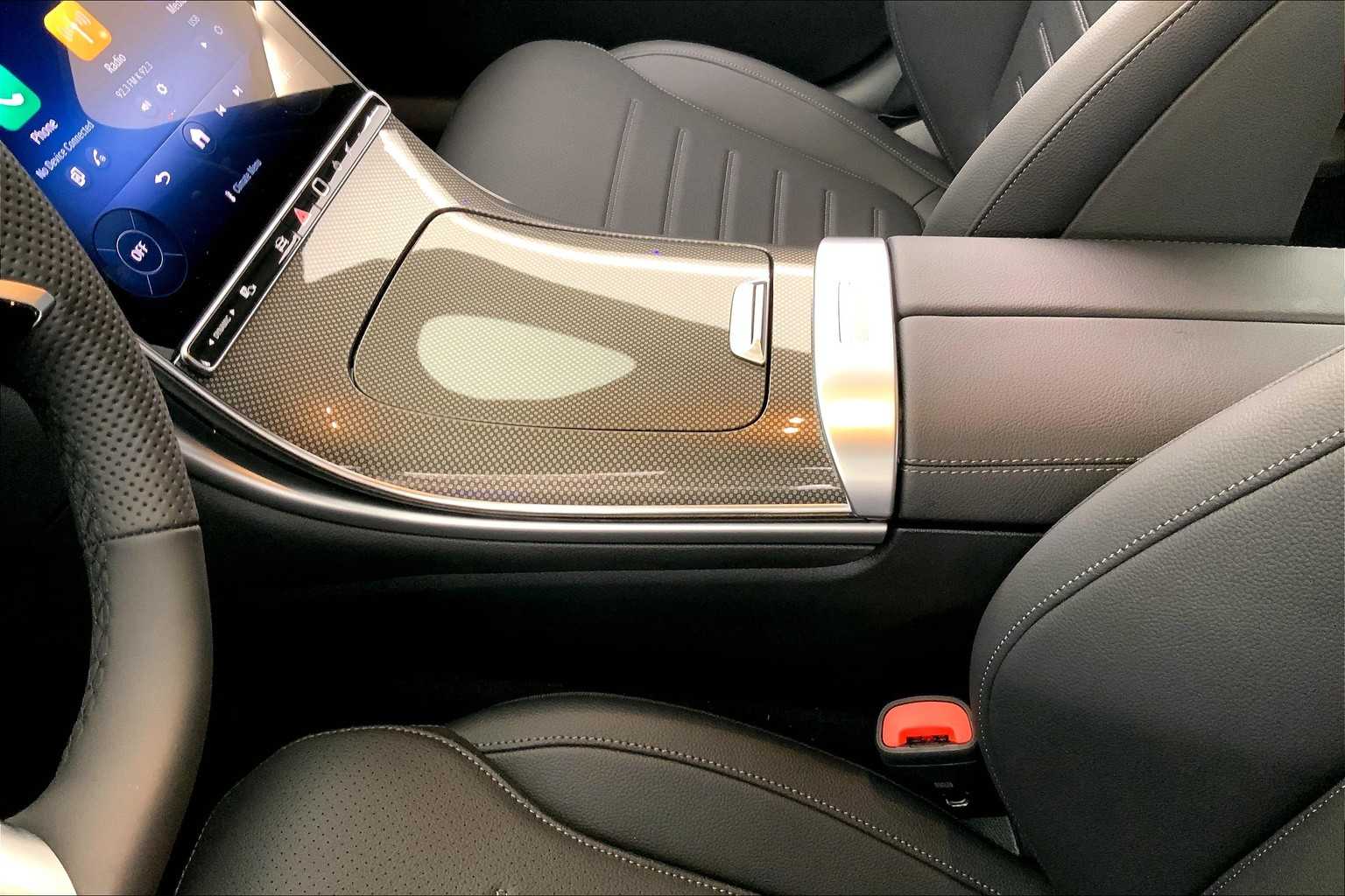 Thumbnail: 2025 Mercedes-Benz C-Class - 17