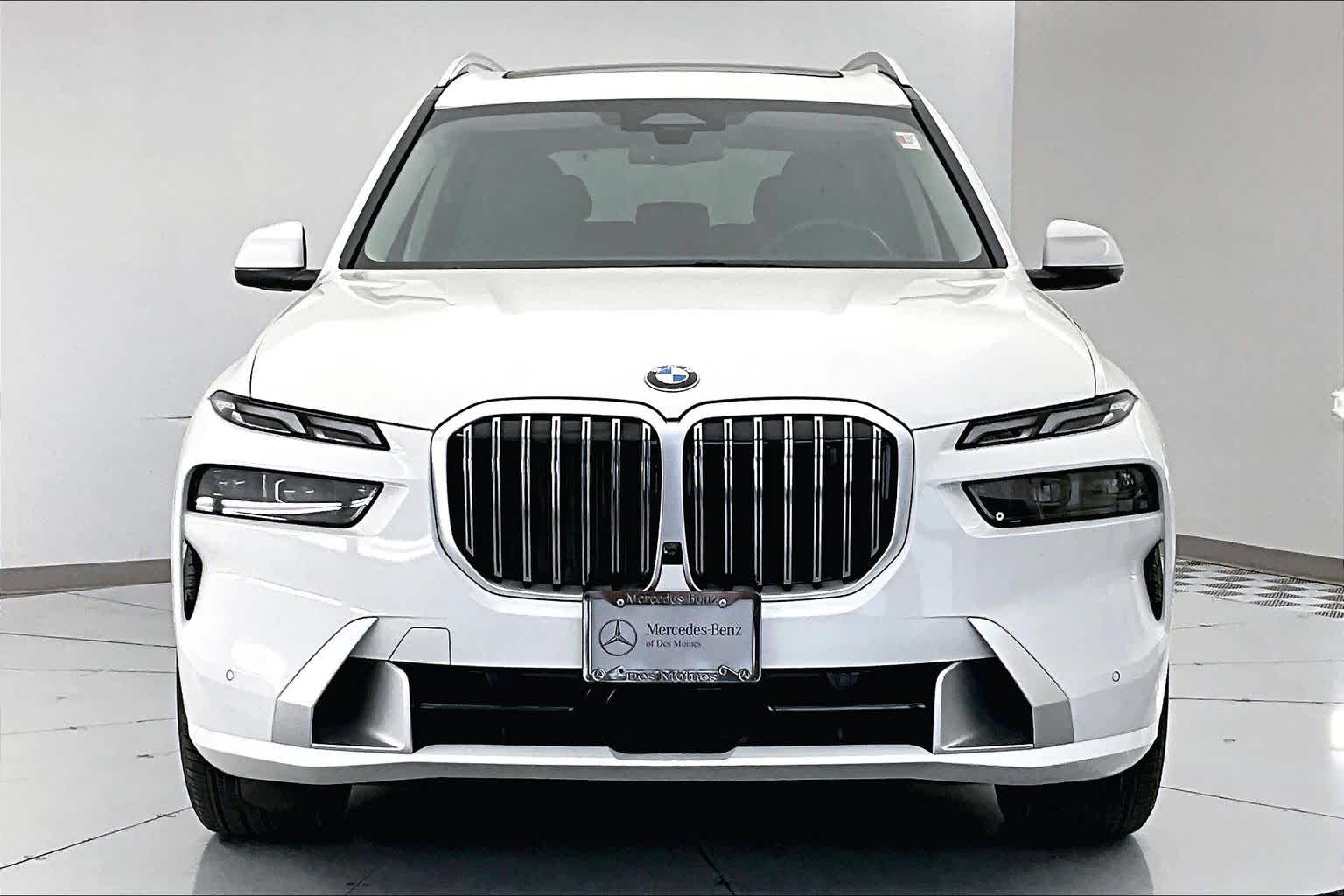 Thumbnail: 2023 BMW X7 - 6