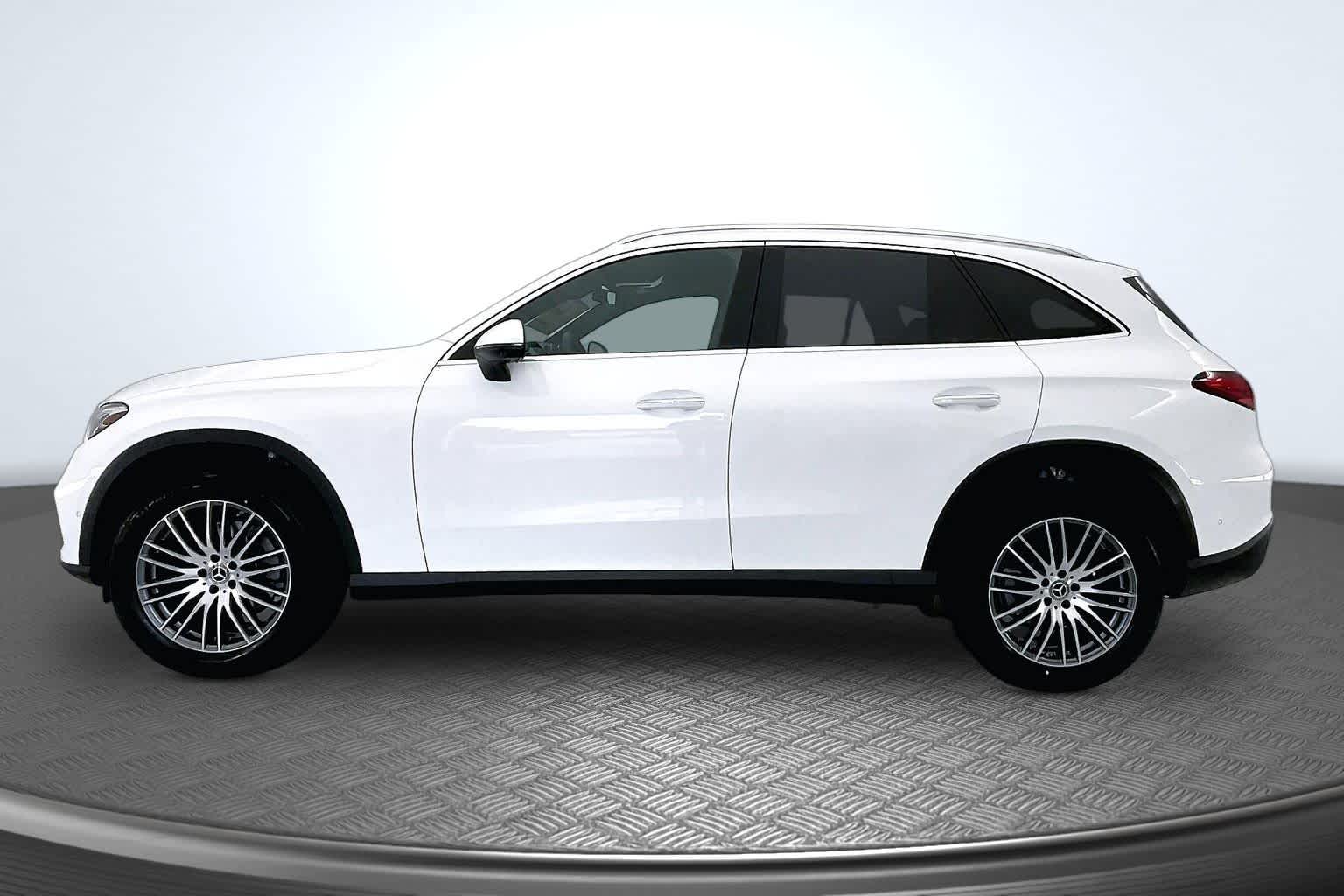 Thumbnail: 2026 Mercedes-Benz GLC - 3