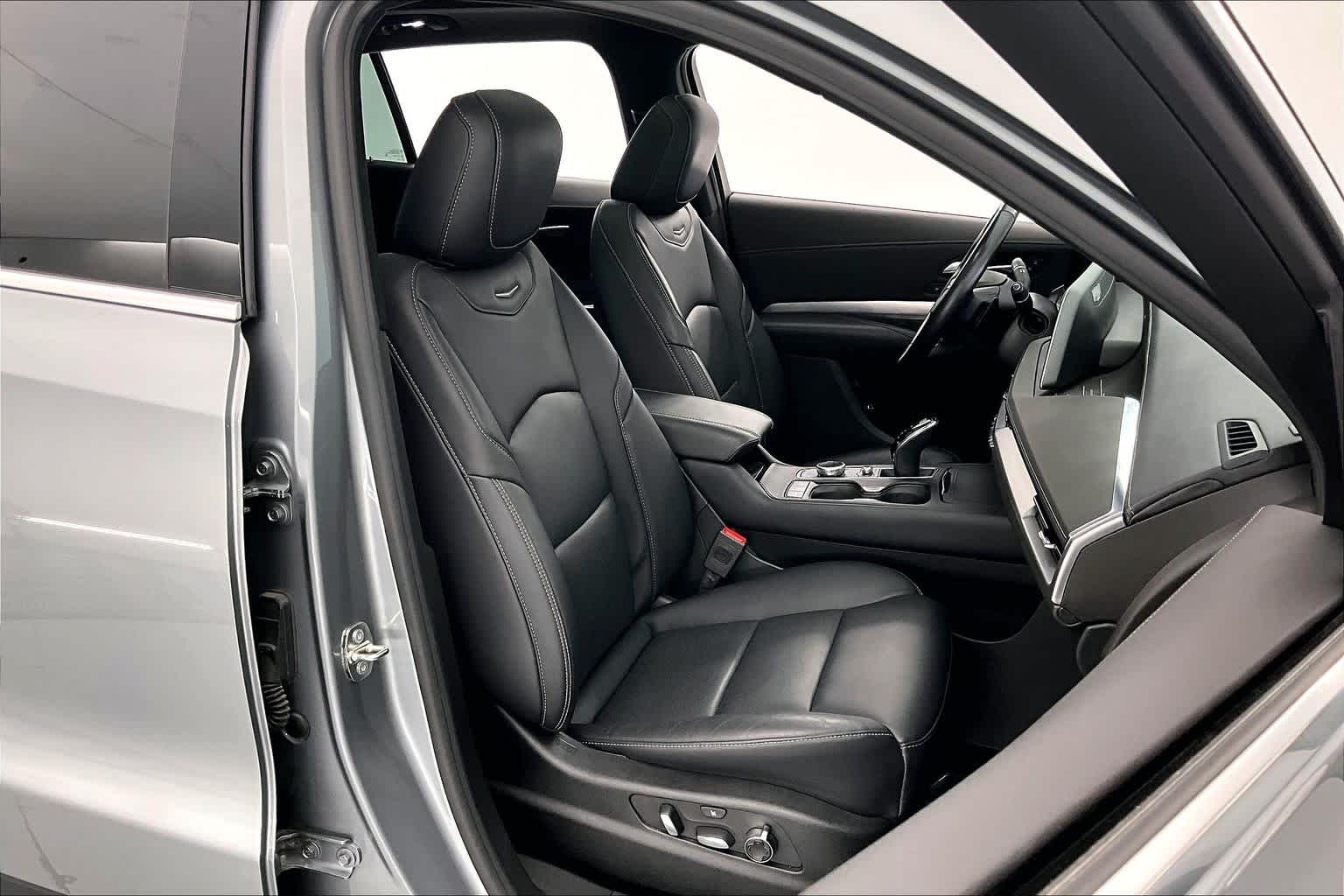 Thumbnail: 2024 Cadillac XT4 - 14