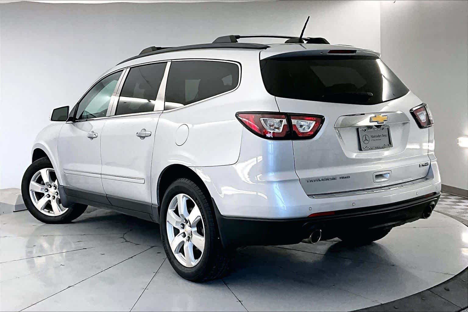Thumbnail: 2017 Chevrolet Traverse - 4