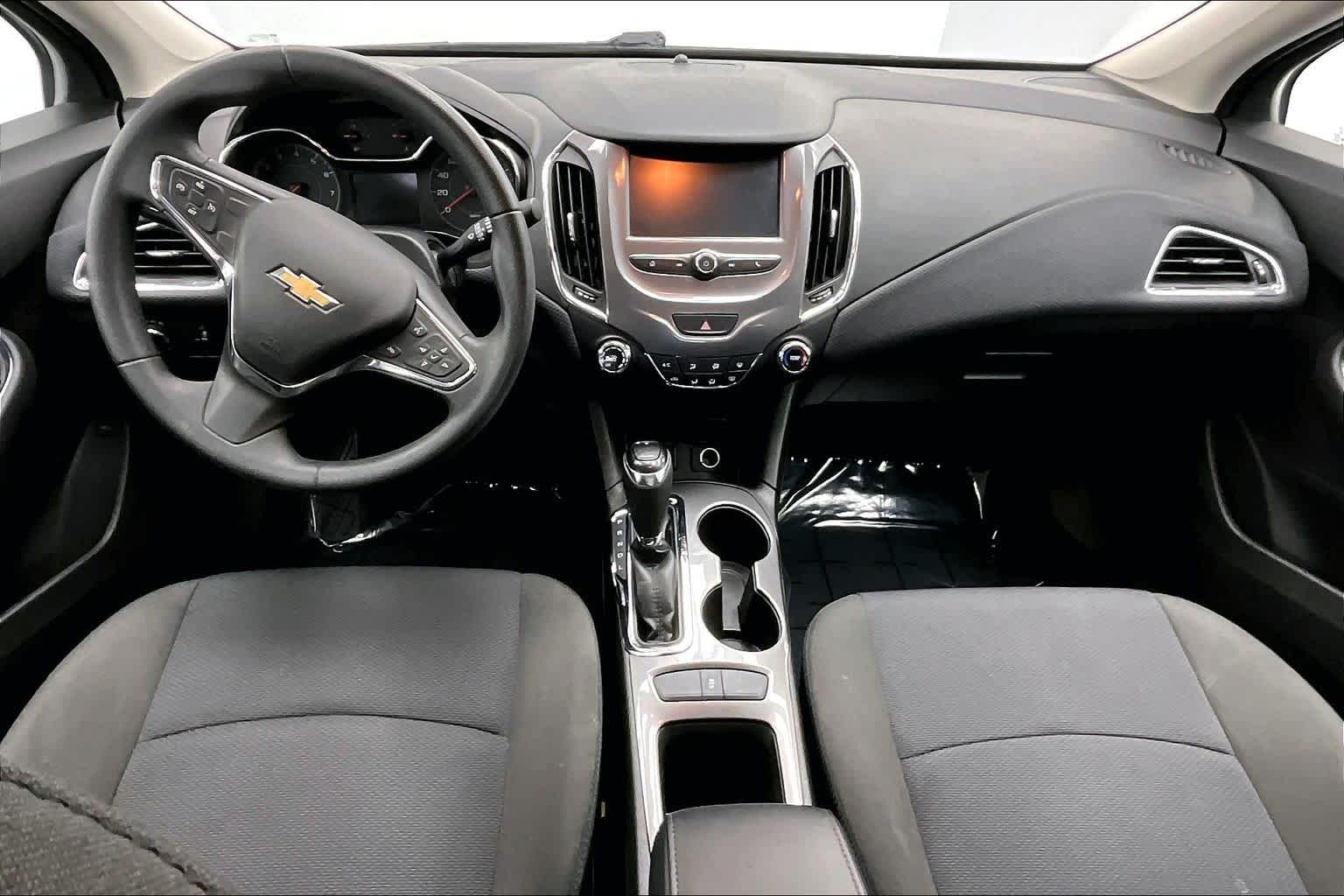 Thumbnail: 2018 Chevrolet Cruze - 10