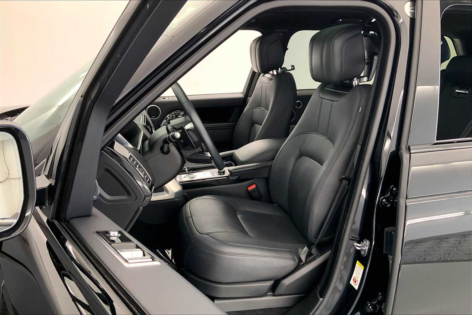 Thumbnail: 2018 Land Rover Range Rover - 11