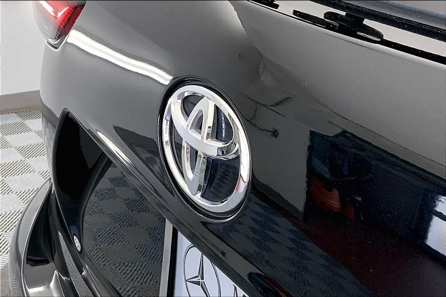 Thumbnail: 2021 Toyota Highlander - 7