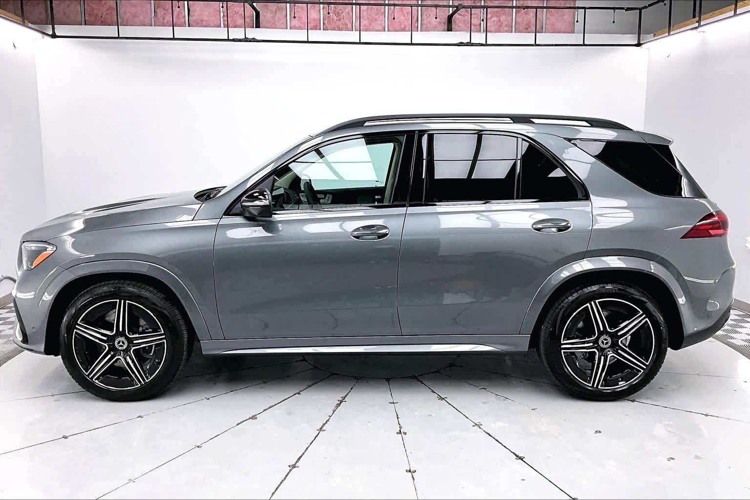 Thumbnail: 2026 Mercedes-Benz GLE - 3