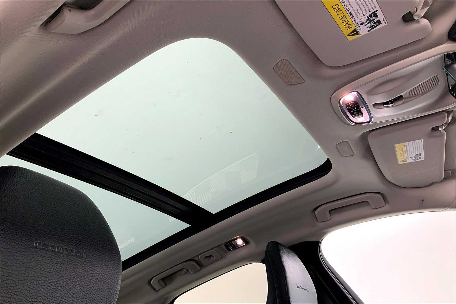 Thumbnail: 2019 Volvo XC60 - 22