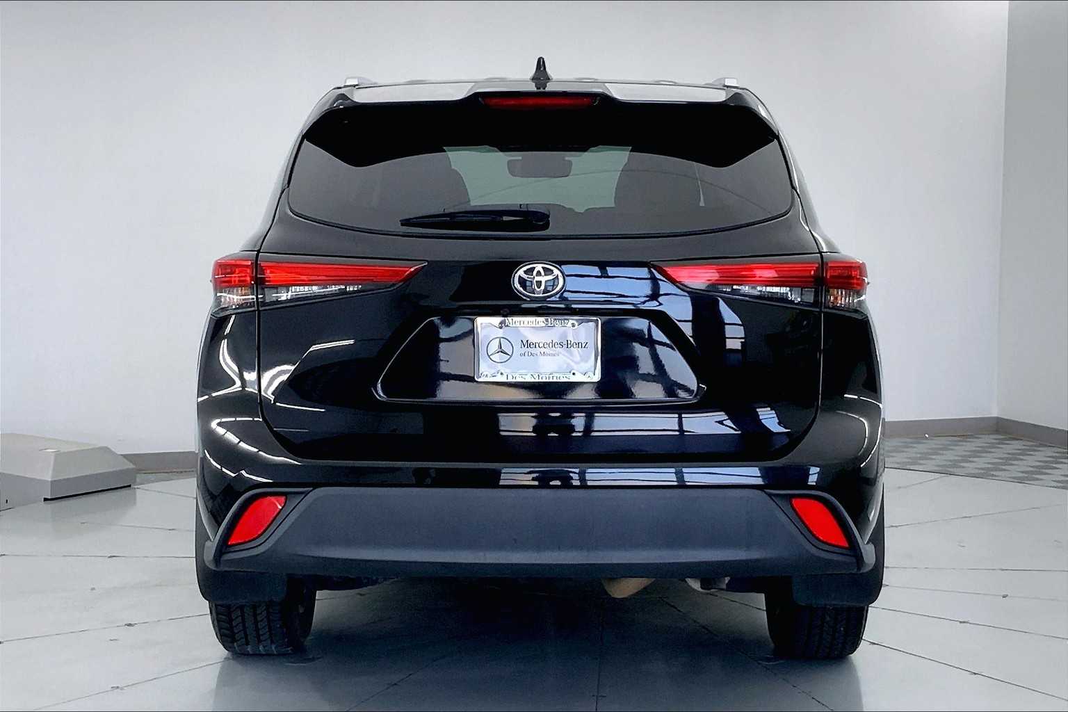 Thumbnail: 2021 Toyota Highlander - 5