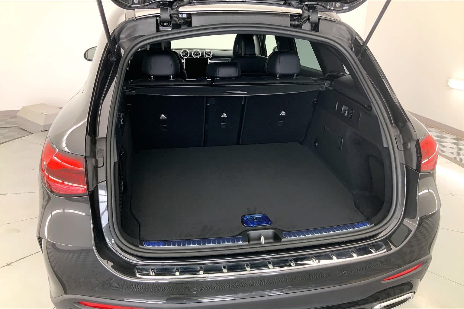2025 Mercedes-Benz GLC 300 19