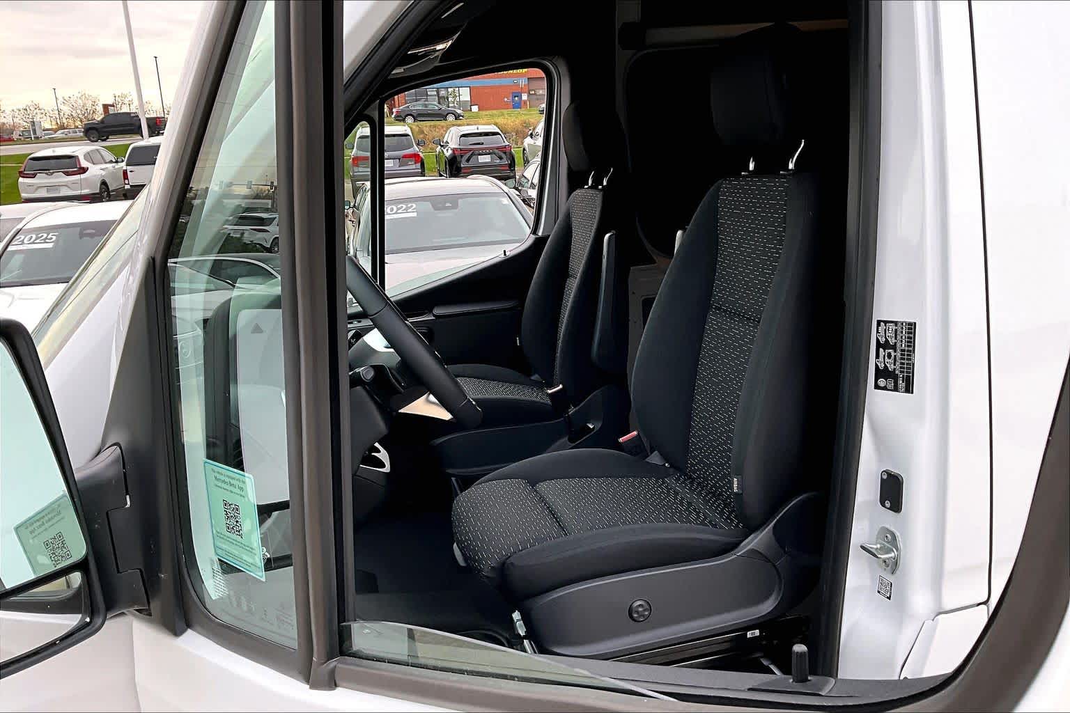 Thumbnail: 2026 Mercedes-Benz Sprinter - 11