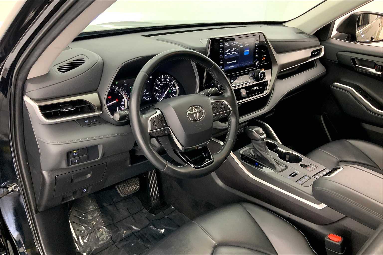 Thumbnail: 2021 Toyota Highlander - 2