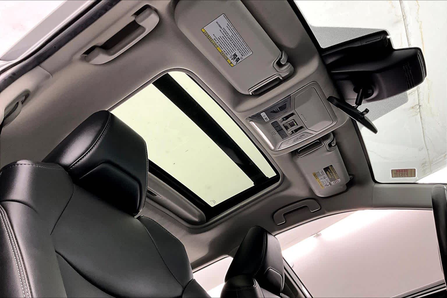 Thumbnail: 2022 Toyota RAV4 - 22