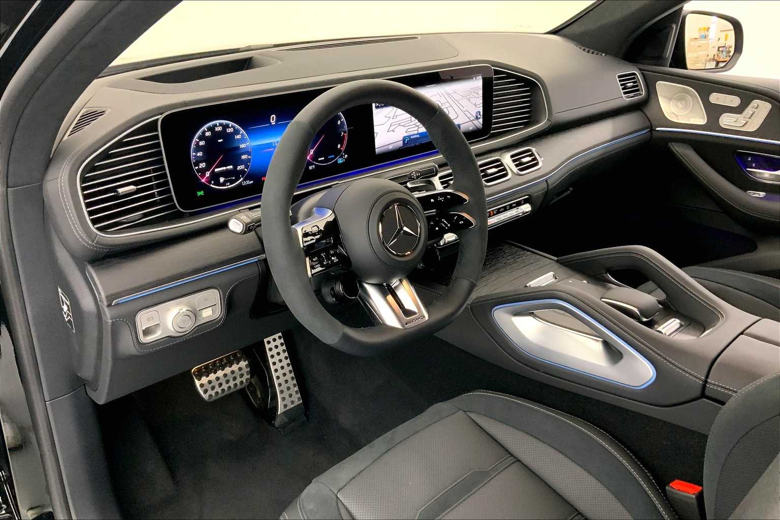 Thumbnail: 2025 Mercedes-Benz GL-Class - 2