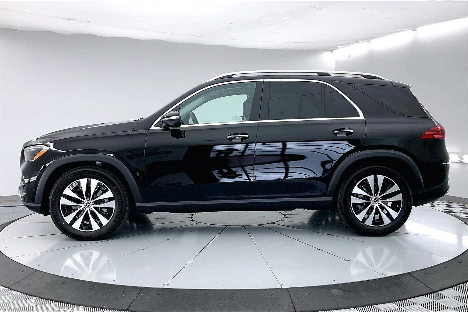 Thumbnail: 2026 Mercedes-Benz GLE - 3