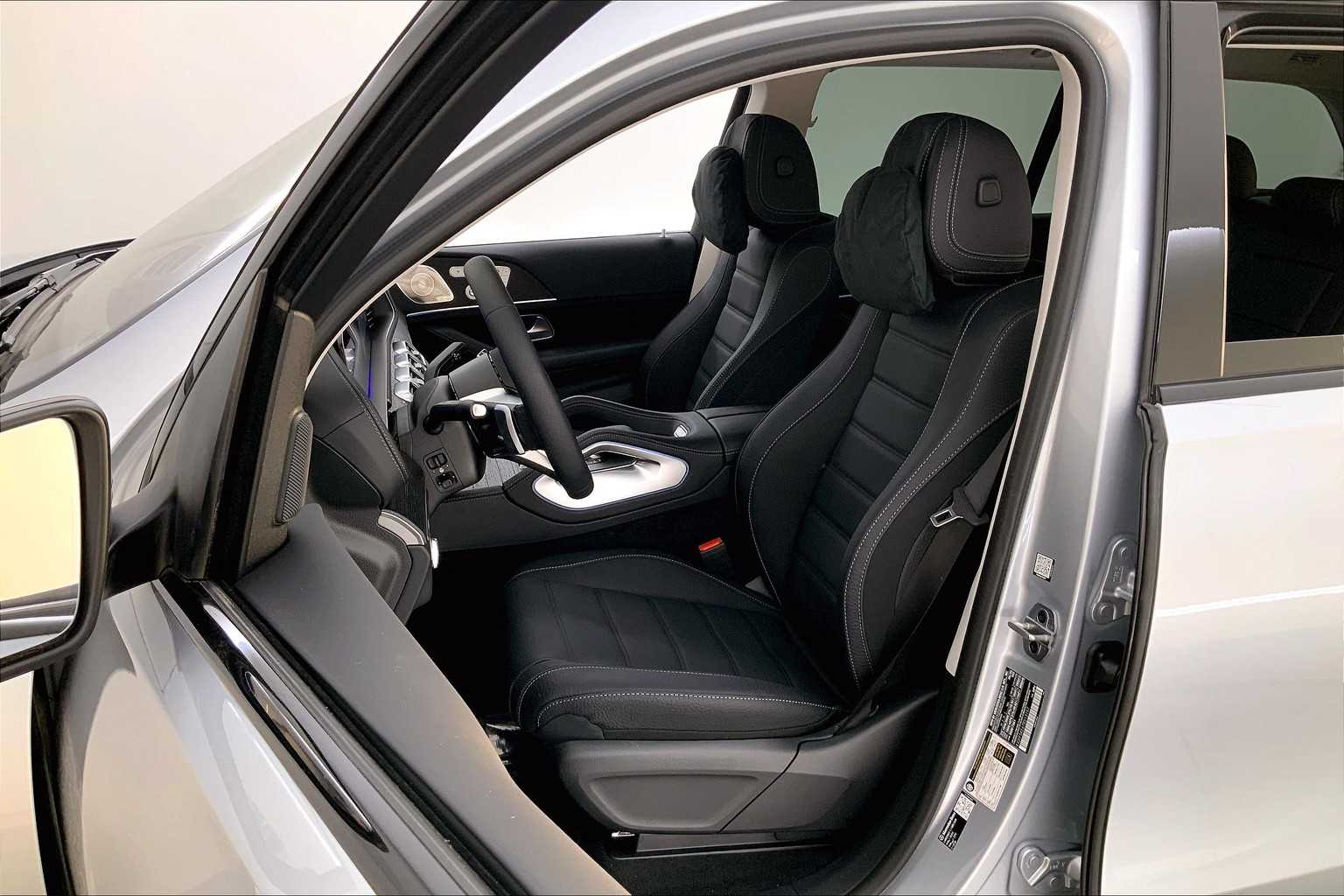 Thumbnail: 2026 Mercedes-Benz GLS - 11