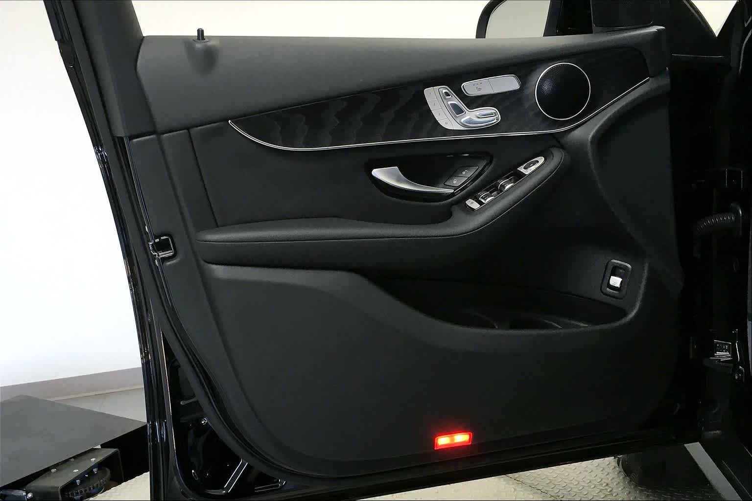 Thumbnail: 2018 Mercedes-Benz GLC - 22