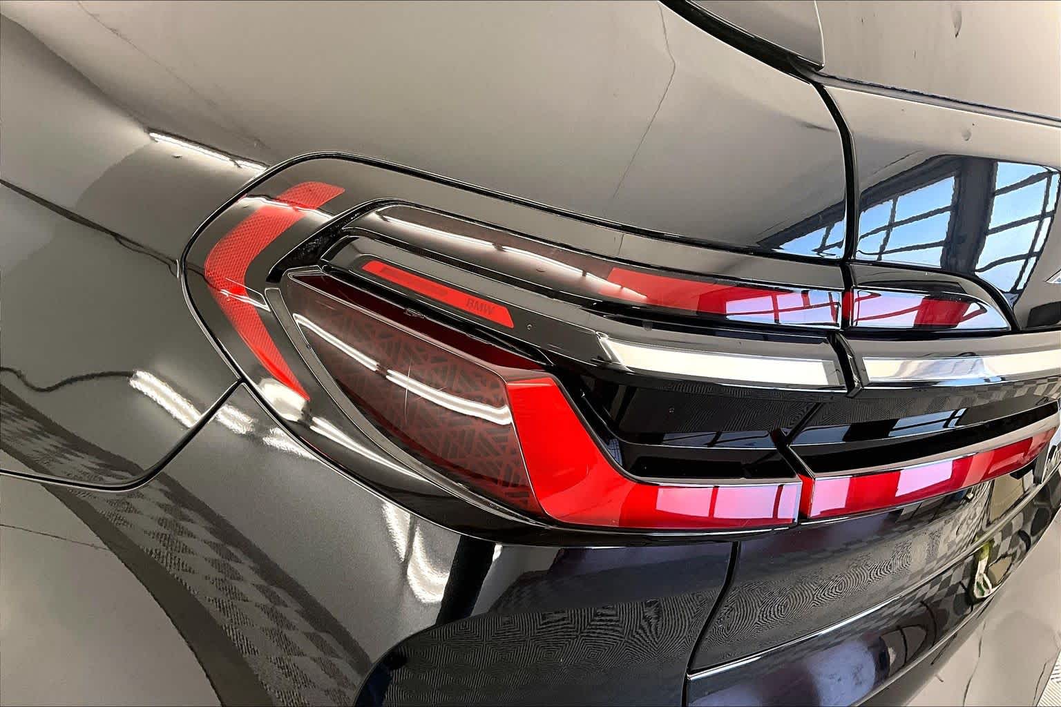 Thumbnail: 2023 BMW X7 - 25