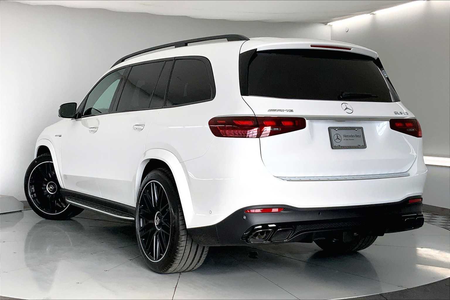 Thumbnail: 2025 Mercedes-Benz GL-Class - 4