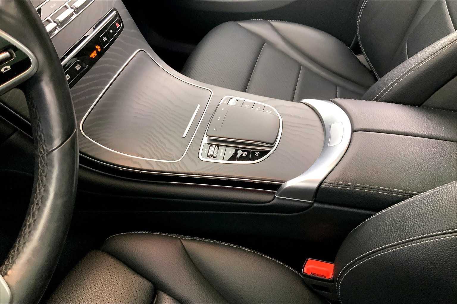 Thumbnail: 2022 Mercedes-Benz GLC - 17