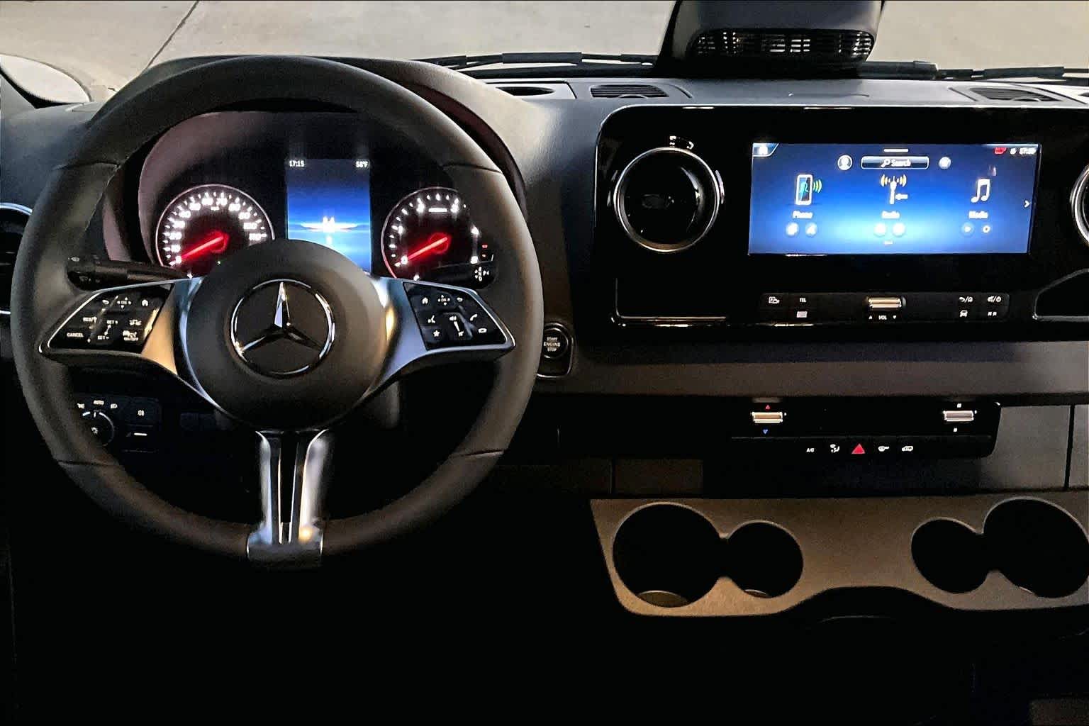 Thumbnail: 2026 Mercedes-Benz Sprinter - 14