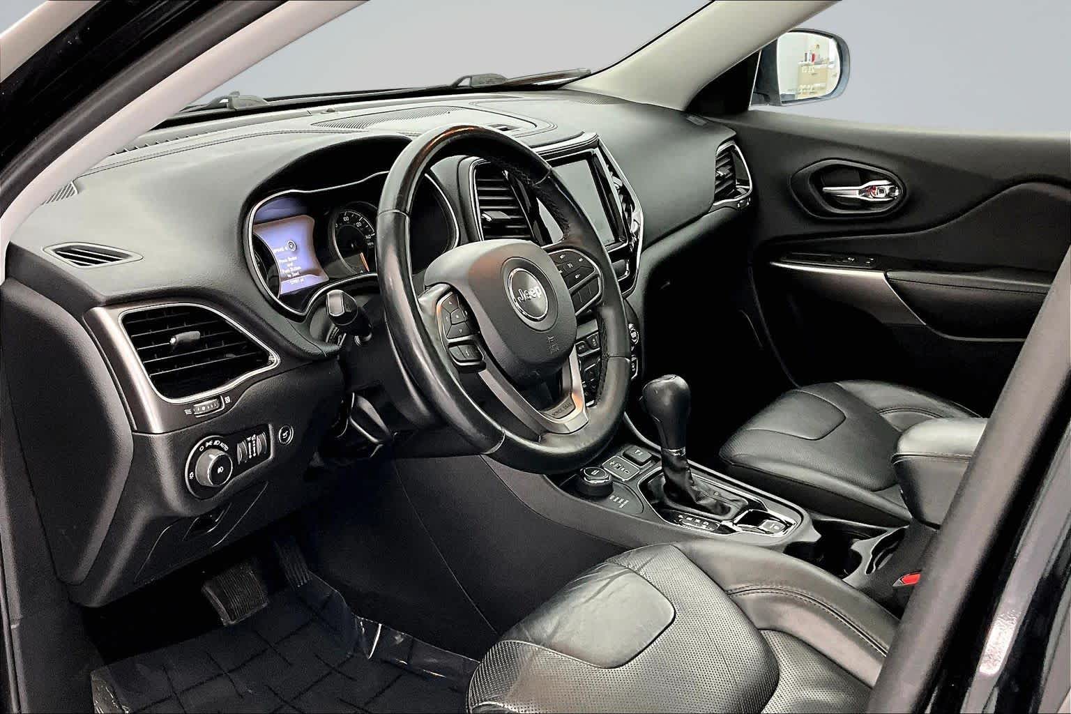 Thumbnail: 2019 Jeep Cherokee - 2