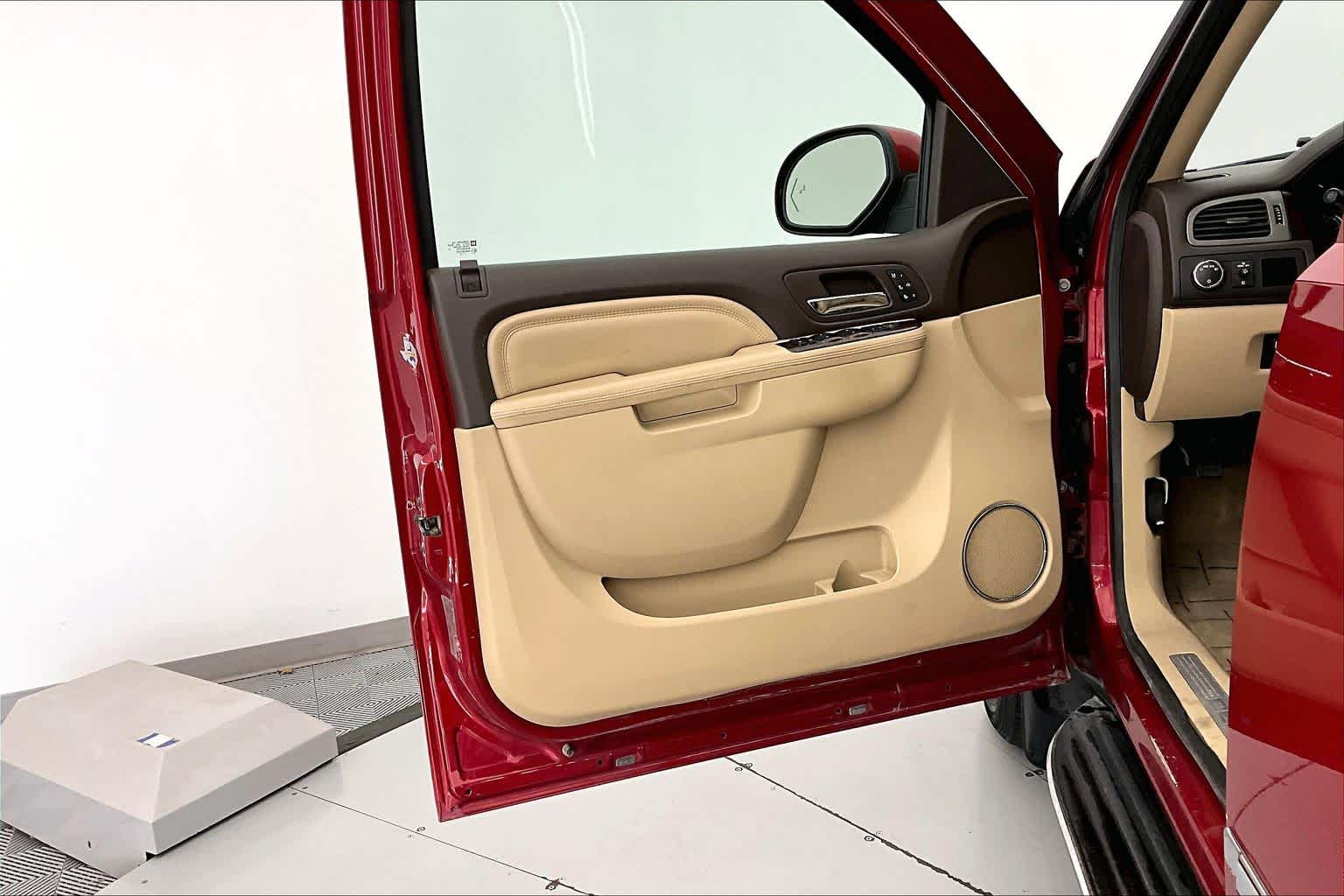 Thumbnail: 2012 GMC Yukon XL - 23