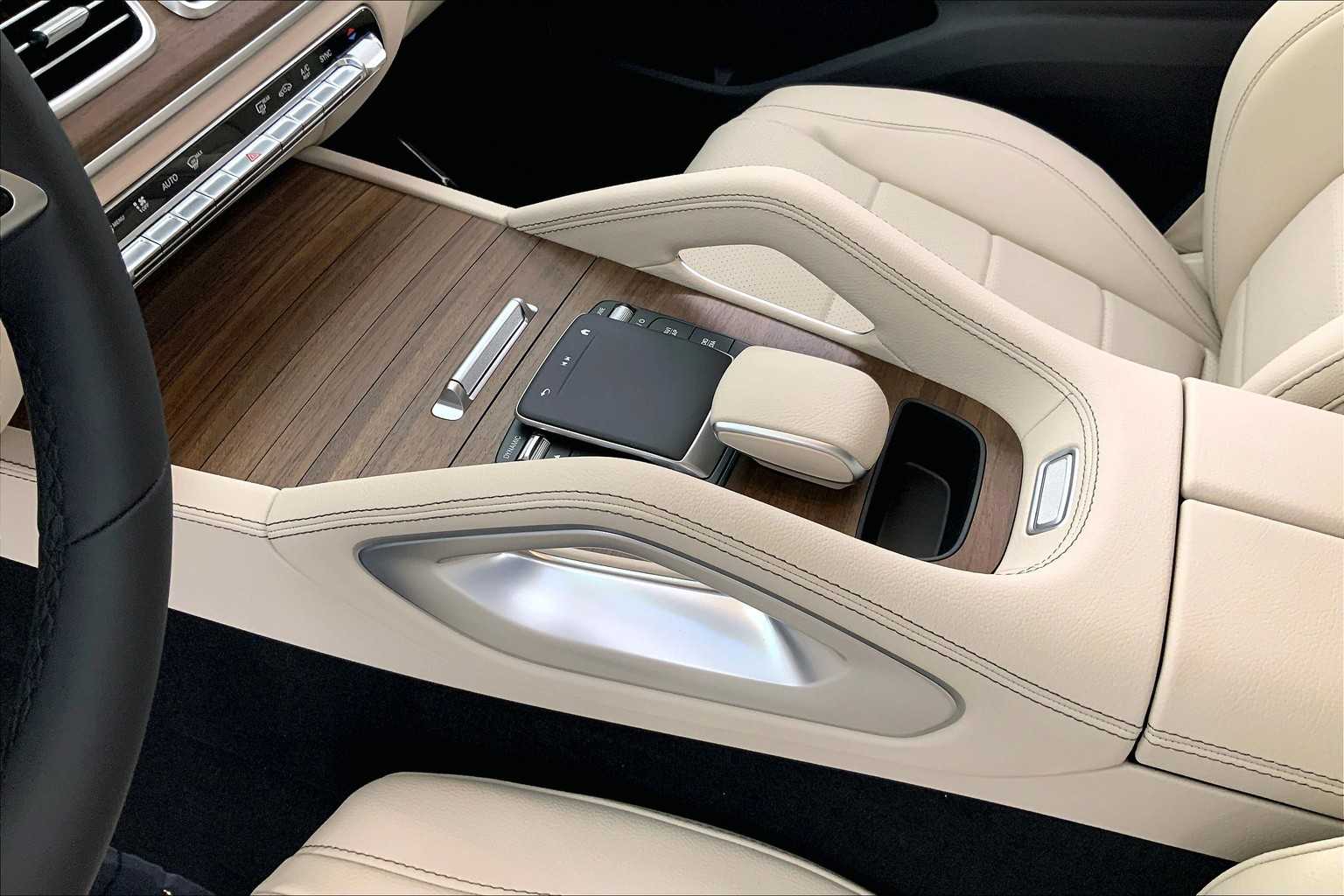 Thumbnail: 2026 Mercedes-Benz GLE - 17