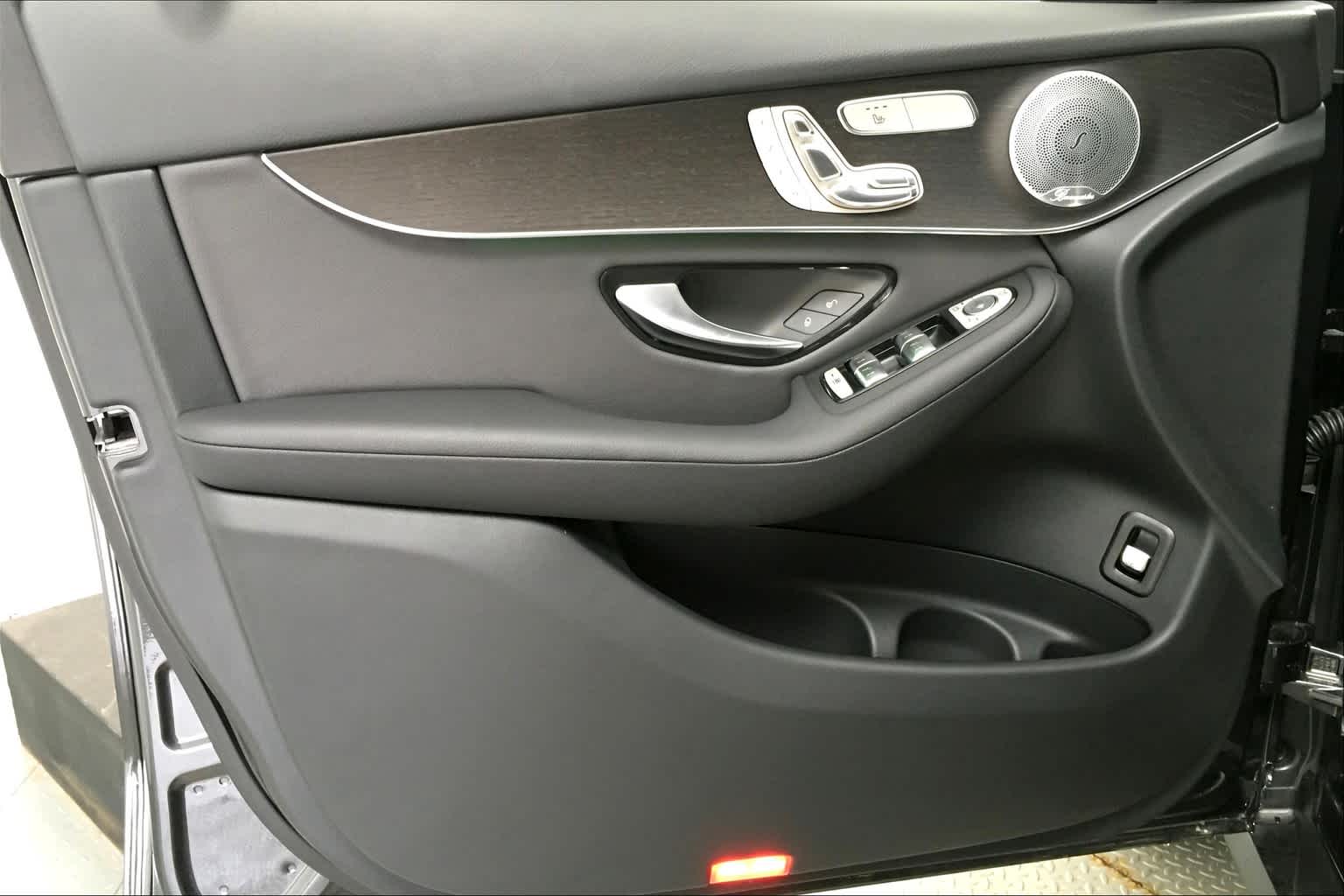 Thumbnail: 2020 Mercedes-Benz GLC - 21