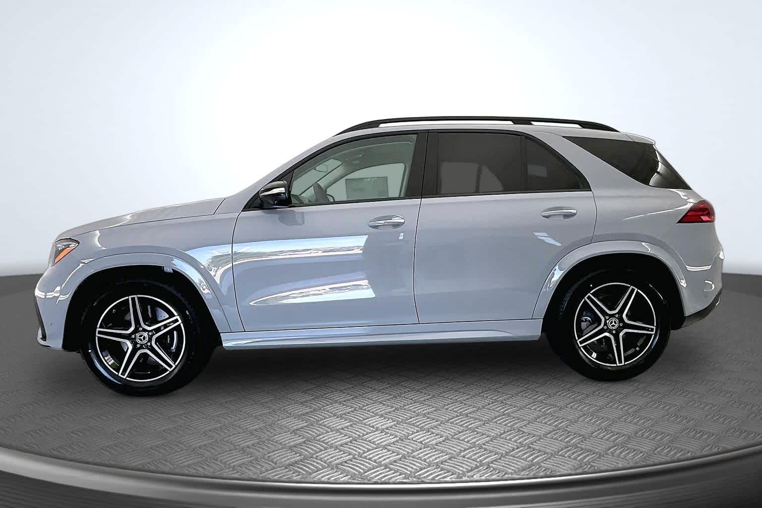 Thumbnail: 2026 Mercedes-Benz GLE - 3