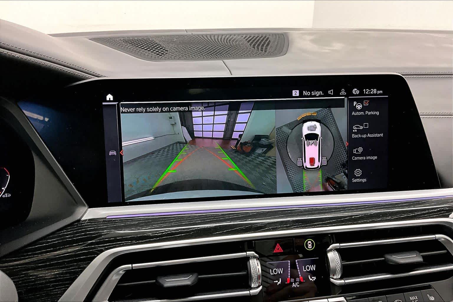 Thumbnail: 2021 BMW X7 - 21