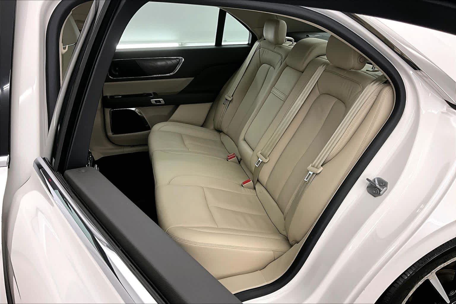 Thumbnail: 2017 Lincoln Continental - 13