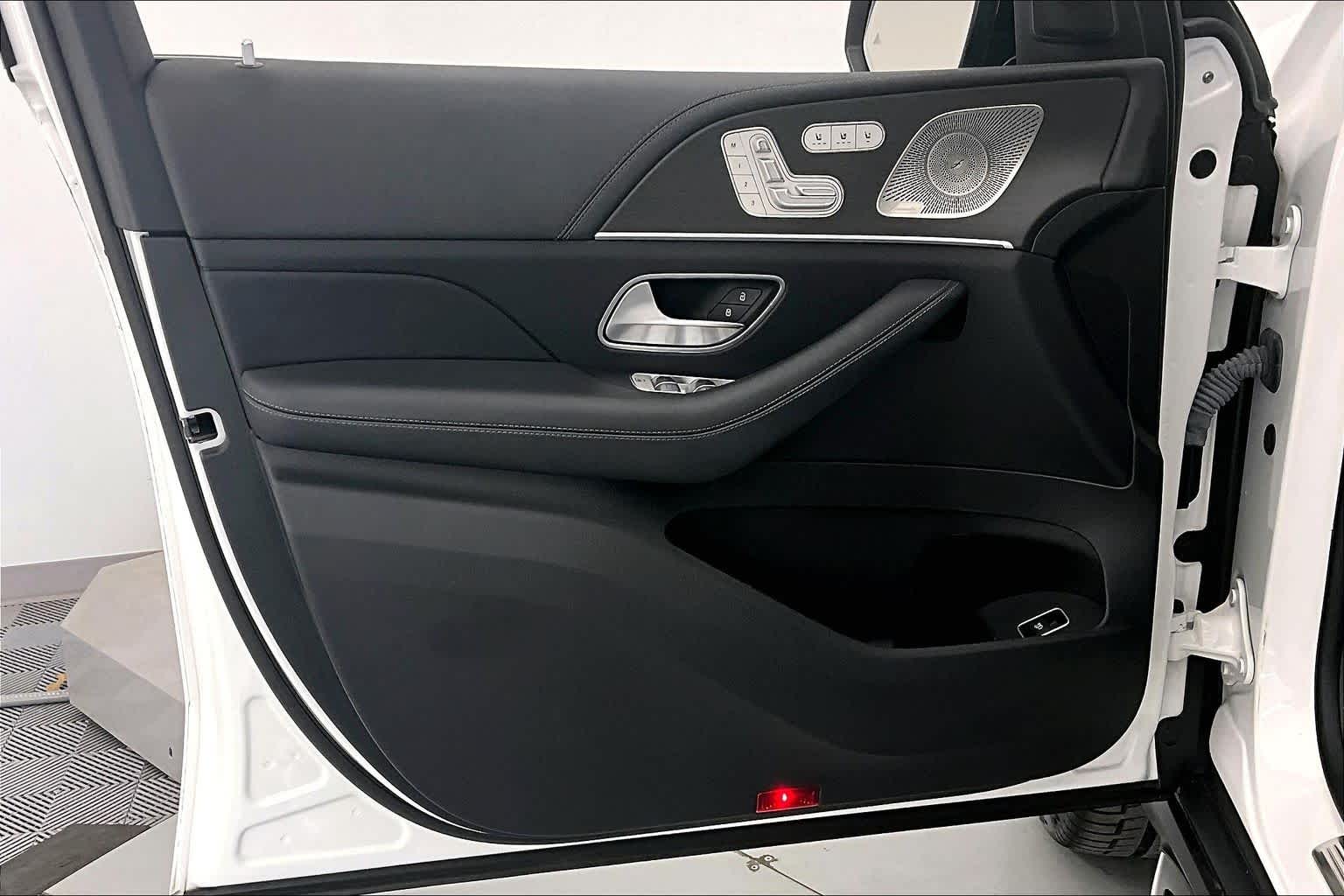 Thumbnail: 2022 Mercedes-Benz GLS - 23