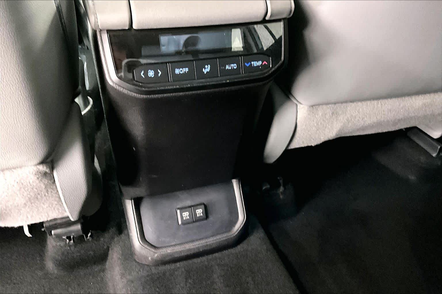 Thumbnail: 2021 Toyota Highlander - 27