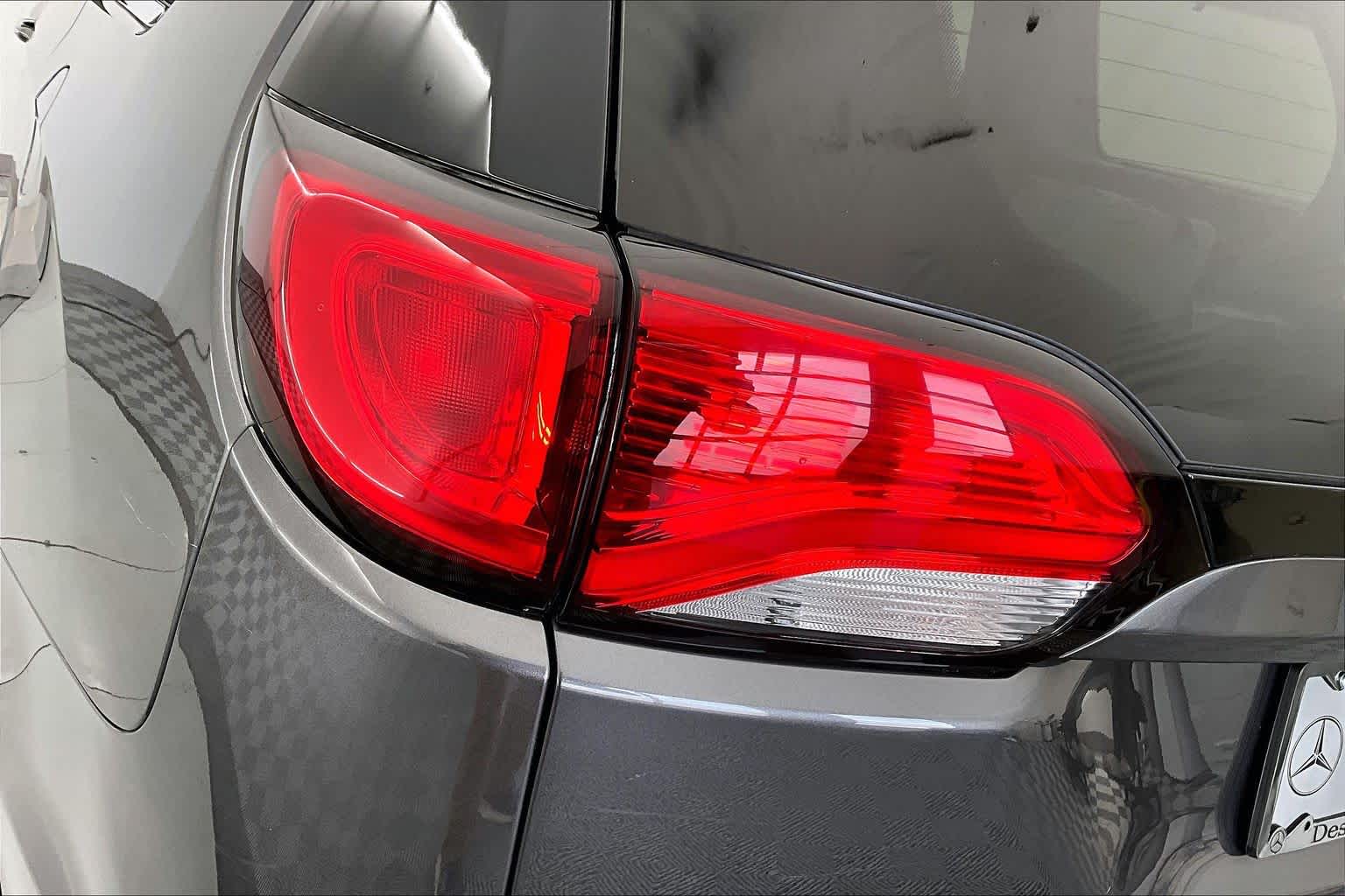 Thumbnail: 2018 Chrysler Pacifica - 25