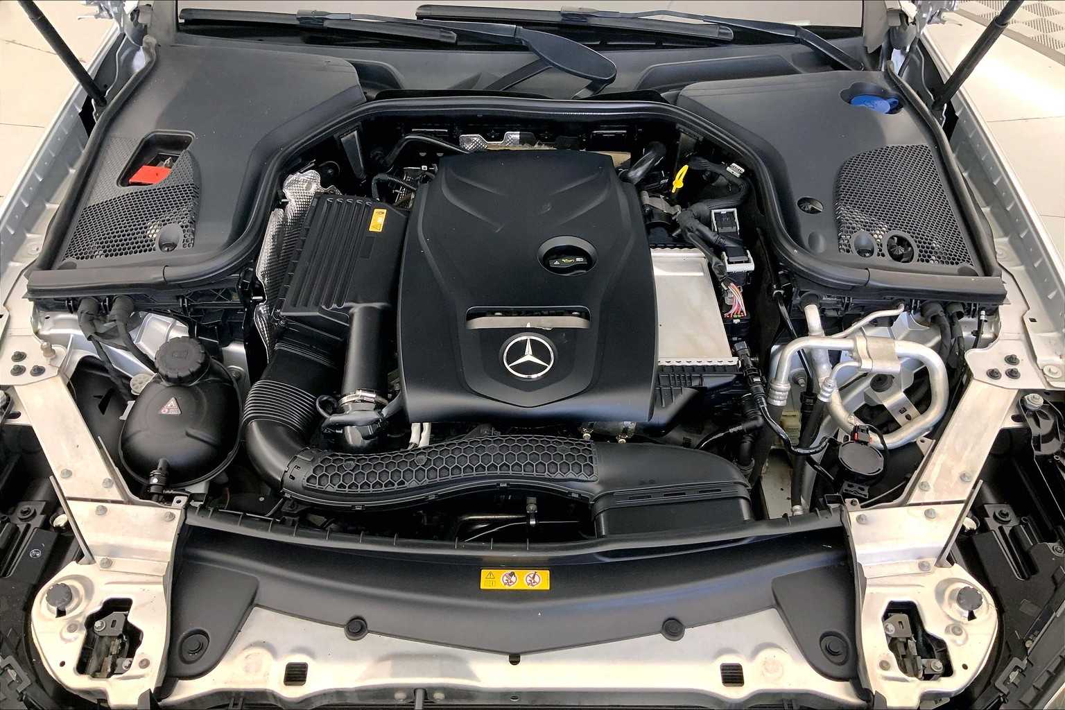 Thumbnail: 2017 Mercedes-Benz E-Class - 9