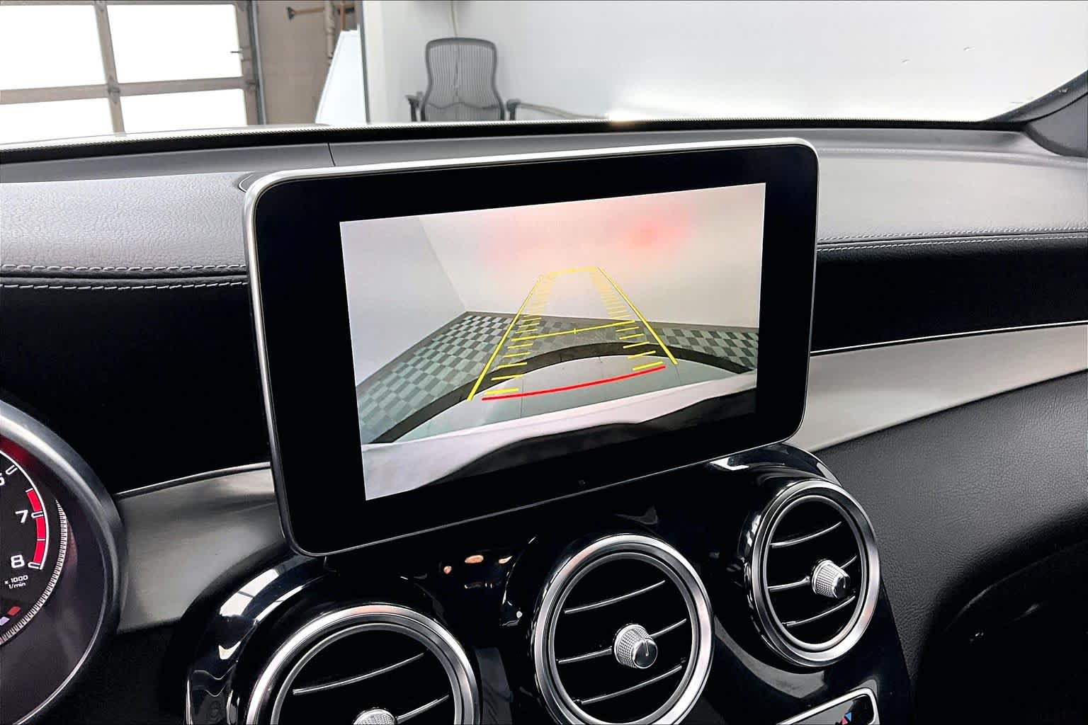 Thumbnail: 2017 Mercedes-Benz GLC - 21