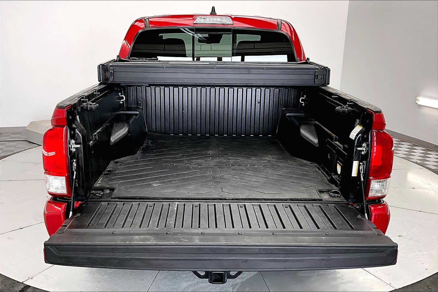 Thumbnail: 2020 Toyota Tacoma - 19