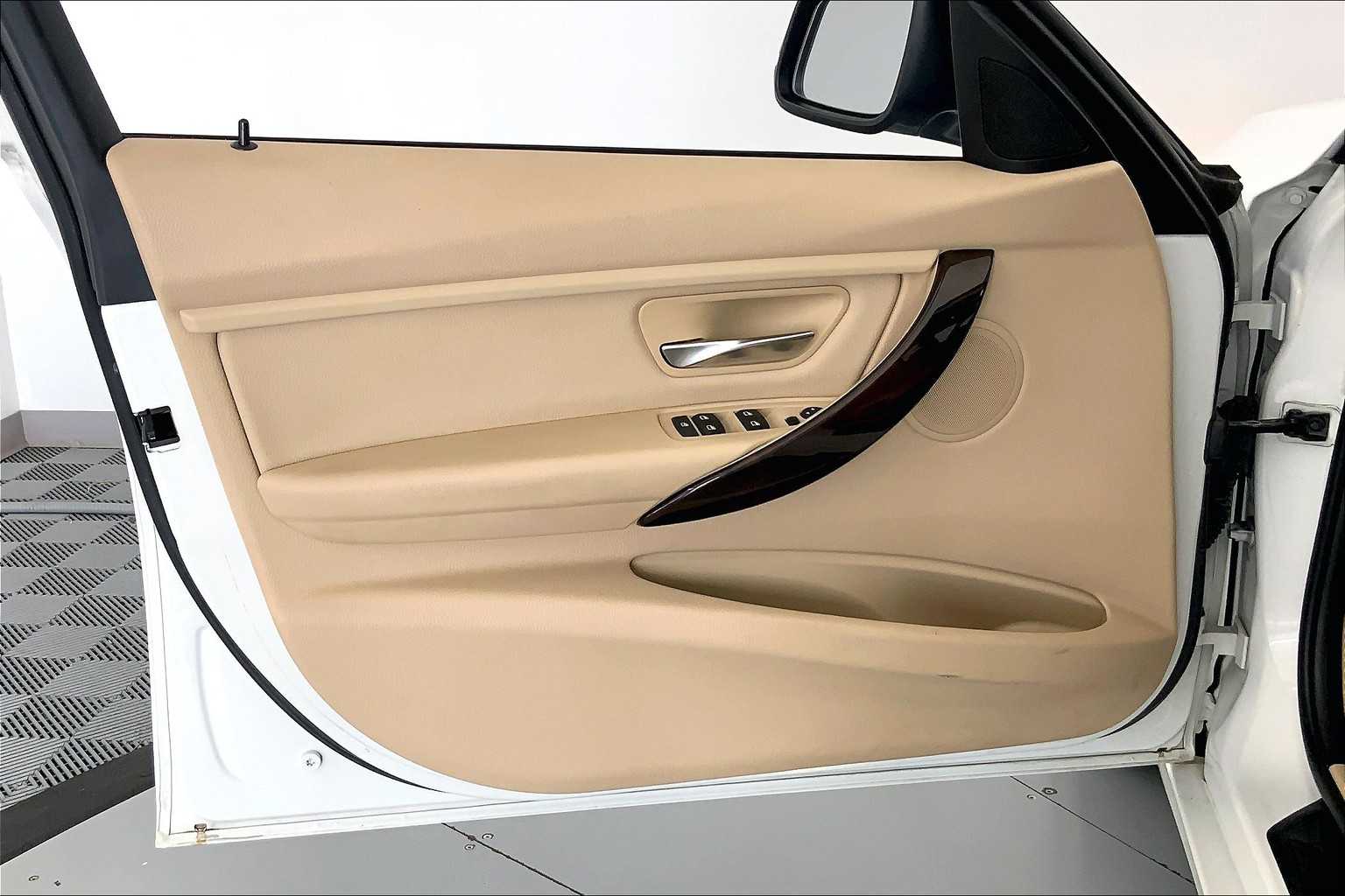 Thumbnail: 2014 BMW 3 Series - 22
