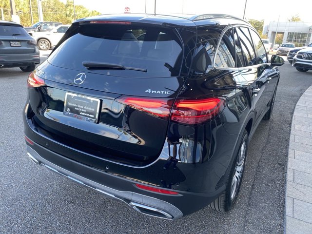2024 Mercedes Benz GLC 300 4MATIC photo 4