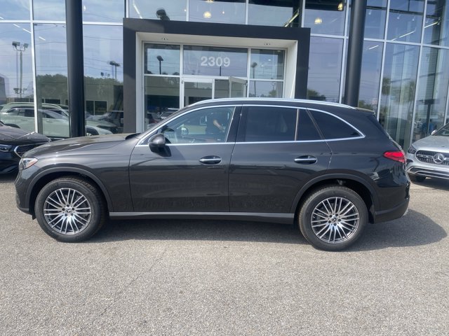 2025 Mercedes Benz GLC 300 4MATIC photo 2