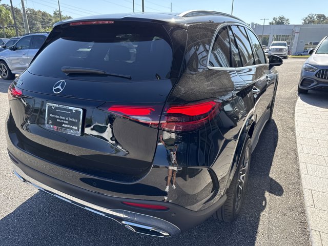 2026 Mercedes Benz GLC 300 photo 4