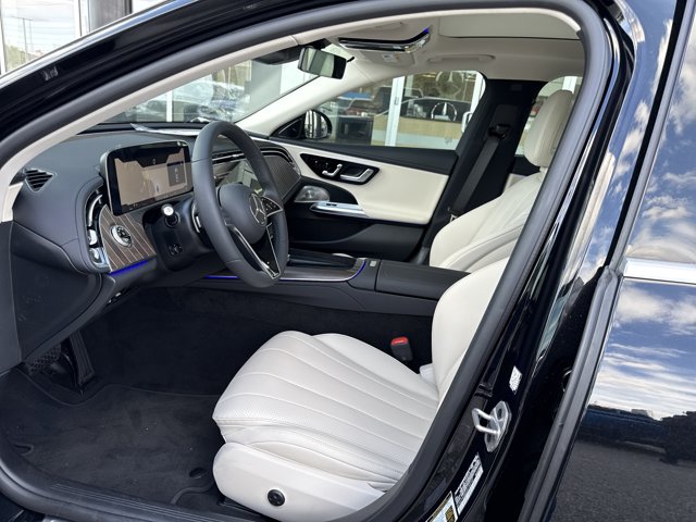 2025 Mercedes-Benz E-Class E350 - Photo 10