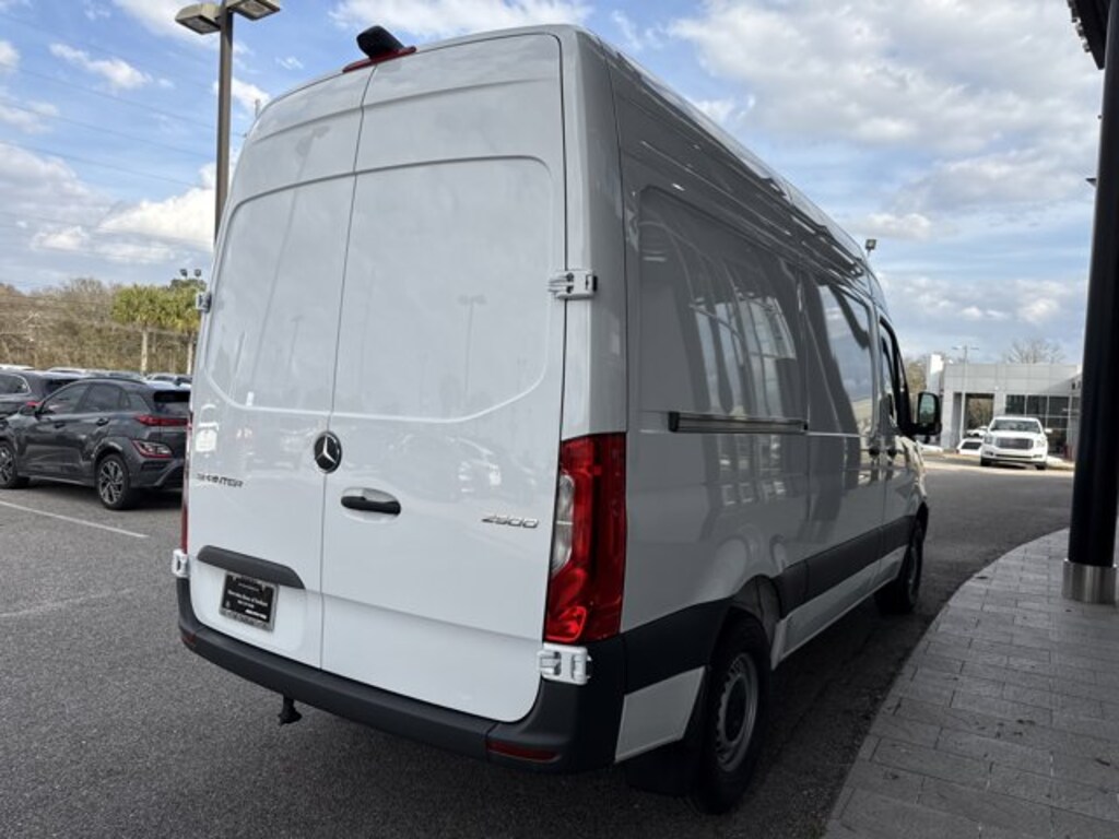 New 2025 Mercedes-Benz Sprinter 2500 Standard Roof 4-Cyl Diesel Van Cargo Van